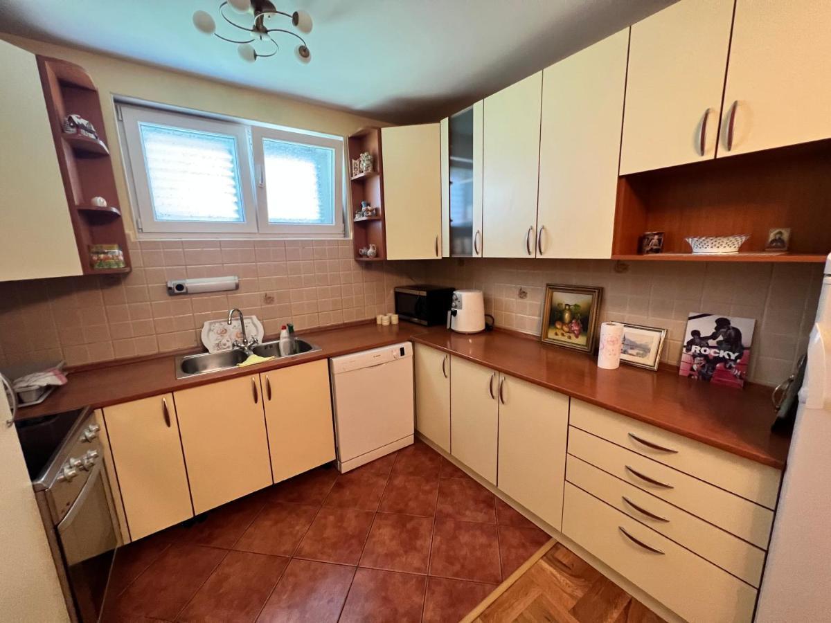 Central Park Apartment Podgorica Buitenkant foto